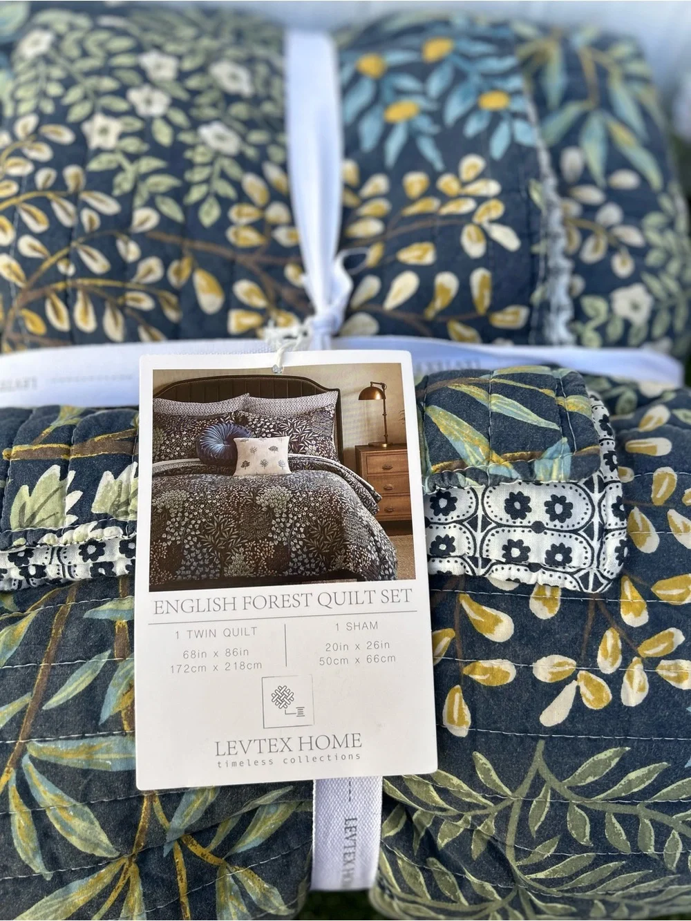 LEVTEX HOME ENGLISH FOREST TWIN QUILT SET COLOR: navy new